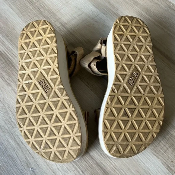 Teva Tan Platform Sandals - Picture 3 of 6